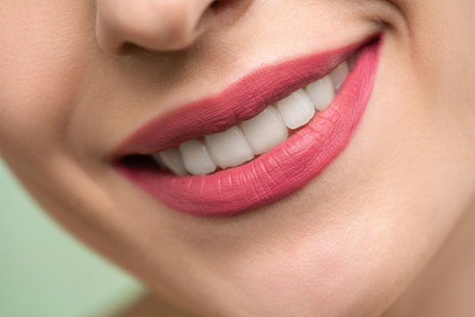 Neem: una solución natural para el cuidado oral y dental 
